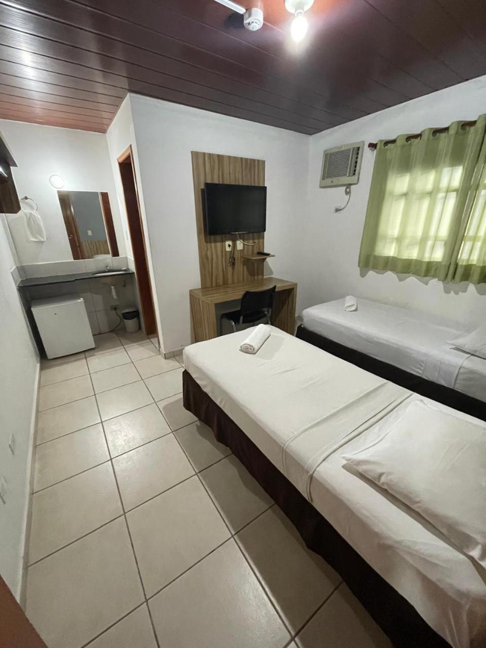 Cr Hotel Bueno - Antigo Hotel Serras De Goyaz Гоянія Екстер'єр фото A room at the hotel